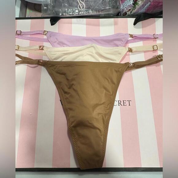 Victoria’s Secret V-String Set - Picture 1 of 3